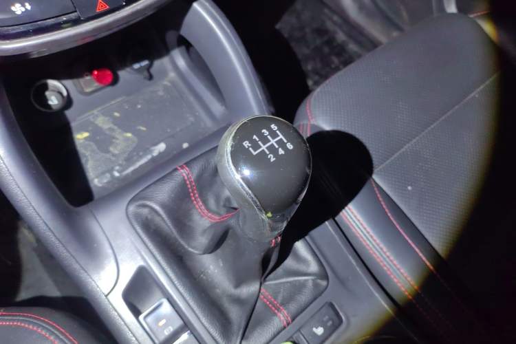 Used CHANGAN CS75 2014 2.0L Manual Leading Model China V Standard
