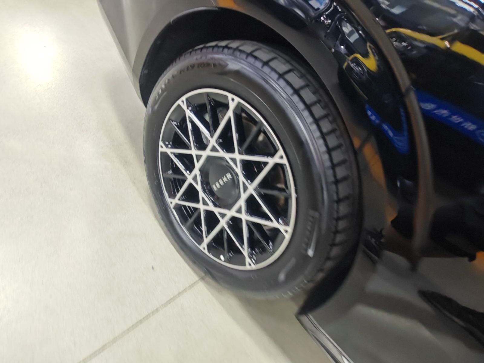 Zeekr 009 2024 7-Seater Walk-Through Version Four-Wheel Drive 108 kWh — снимка 11