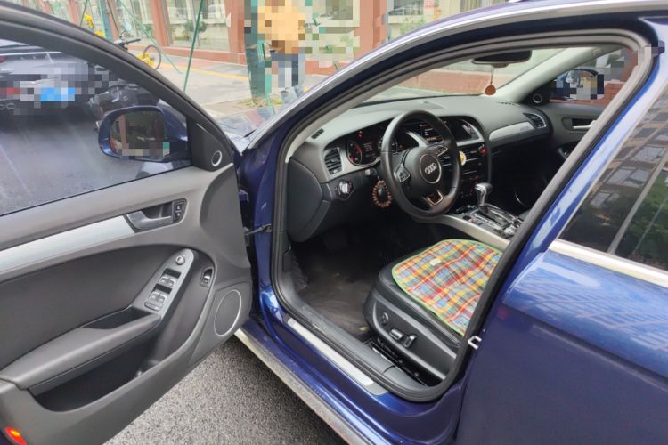 Used Audi A4 2014 40 TFSI allroad quattro plus version Driver Seat