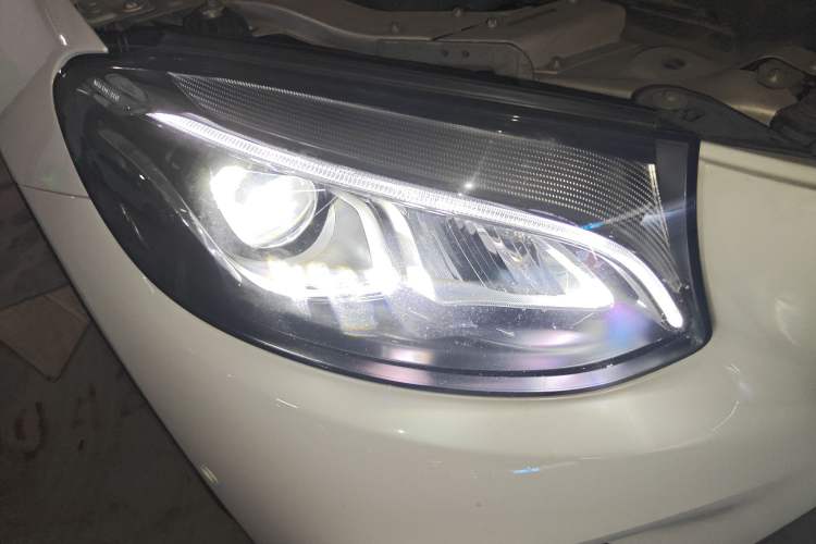 Used Mercedes-Benz GLC 2019 GLC 260 4MATIC Dynamic Edition Right Front Headlight