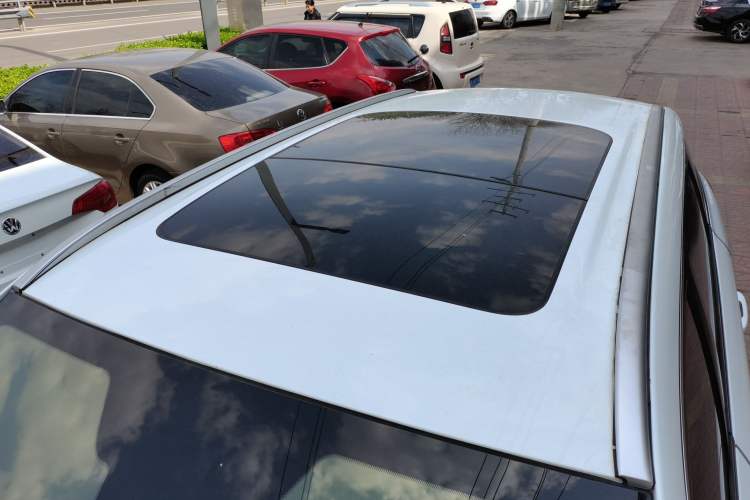 Used Geely Auto Emgrand X7 Sport 2016 1.8TD Automatic All-Wheel-Drive ZhiZun Edition Roof