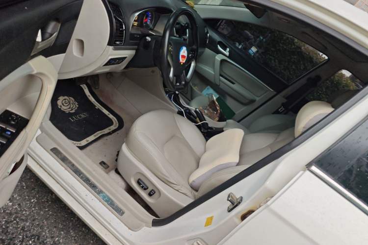 Used Geely Auto Emgrand 2014 Sedan 1.3T CVT Prestige Model Left Front Seat