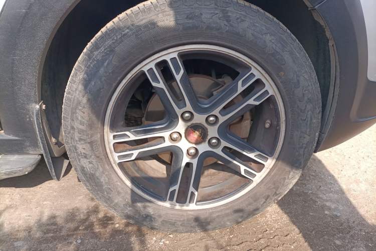 Used FORTHING Joyear SUV 2012 1.6L Luxury Model
