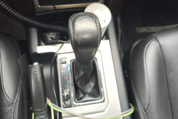 Used Toyota Prado 2016 3.5L Automatic TX-L Gear Lever