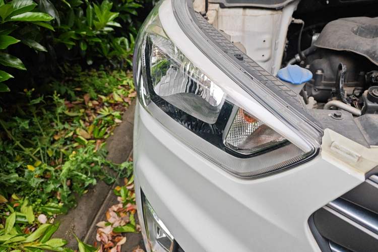 Used Hyundai ix25 2015 1.6L Automatic Two-Wheel Drive Smart GLS Trim Right Front Headlight