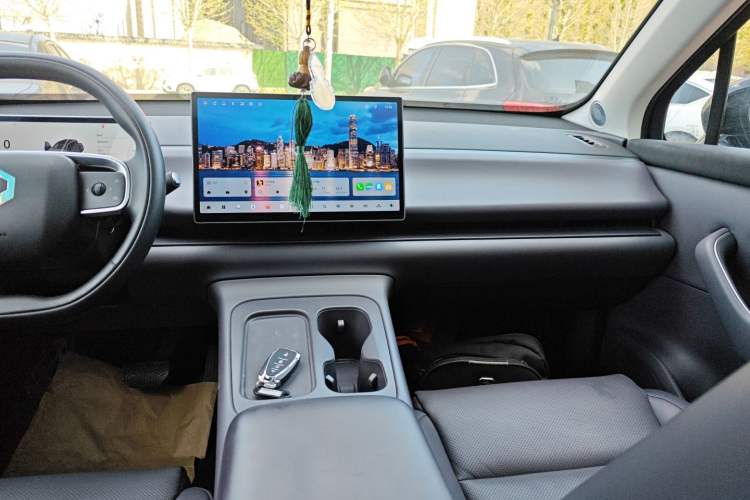 Used Leapmotor C16 2024 Range-Extended 200 Luxury Edition Audio And AC Panel