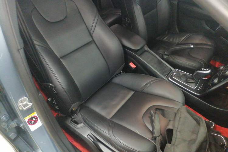 Used Volvo V40 2017 T3 Zhiyi Edition