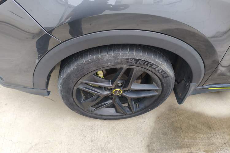 Used Roewe RX5 2021 PLUS 330TGI Automatic National Trend Intelligent Deluxe Edition Left Front Wheel Hub