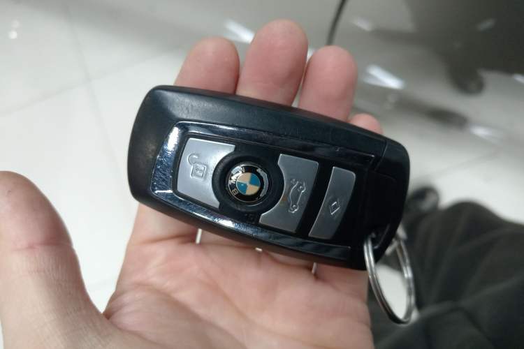 Used BMW 5 Series 2014 525Li Luxury Design Package Interior 1