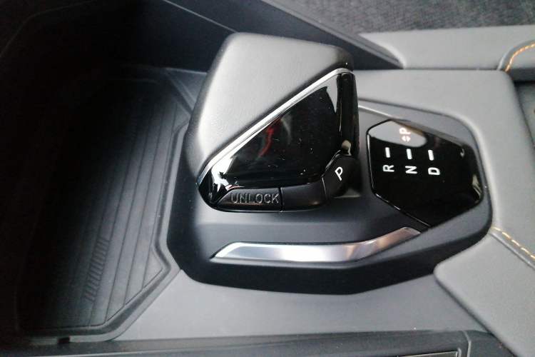 Used Lynk & Co 06 EM-P 2022 PHEV 84 km Range Pro Version