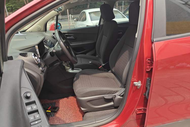 Used Chevrolet Trax 2016 1.4T Automatic Two-Wheel Drive Comfort Version with Sunroof