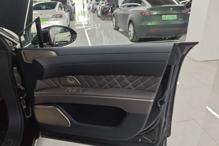 Used Nio ET9 2025 100 kWh