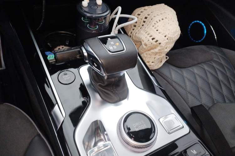 Used Hongqi HS5 2019 2.0T Smart Connect Flagship All-Wheel-Drive Version Gear Lever