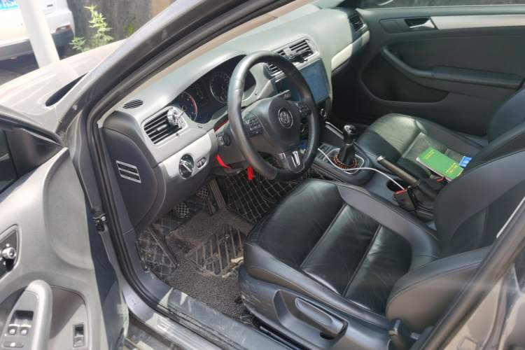 Used Volkswagen Sagitar 2012 1.4TSI Manual Luxury Model
