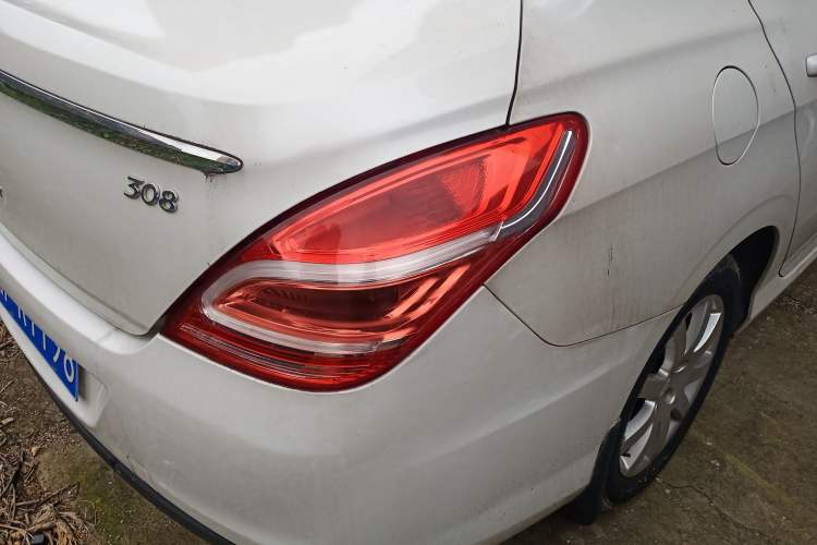 Used Peugeot 308 2014 Enjoy Edition Classic 1.6L Automatic Premium Model
