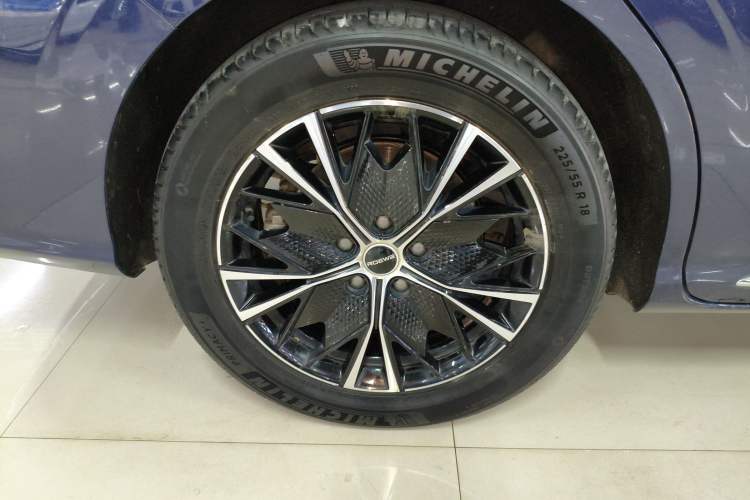 Used Roewe iMAX8 2023 400TGI Comfort Edition