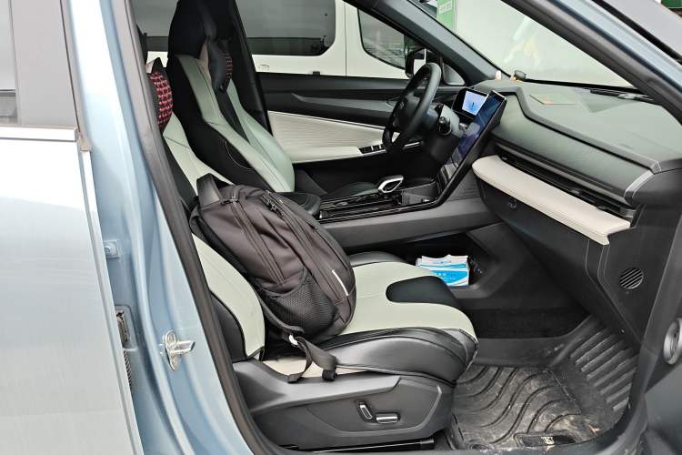 Used Geely Auto Emgrand X7 Sport 2023 Boyue COOL 1.5TD ZhiZun Edition Right Front Seat