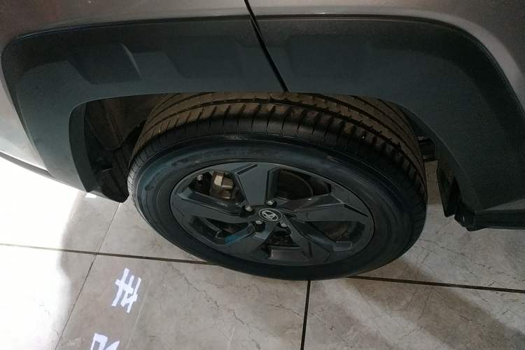 Used Toyota RAV4 2022 2.0L CVT 4x4 Style Plus Edition Right Rear Wheel Hub