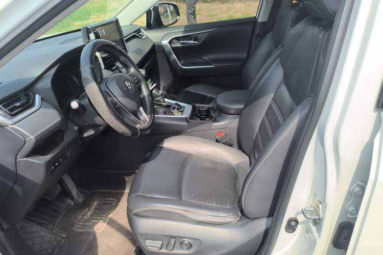 Used Toyota RAV4 2020 2.0L CVT Two-Wheel Drive Prestige Edition