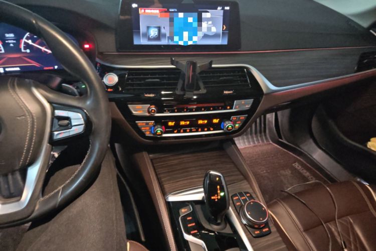 Used BMW 5 Series 2019 Updated 530Li xDrive Luxury Package Audio And AC Panel