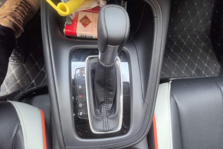 Used Honda Vezel 2023 1.5L CVT Elite Edition Gear Lever