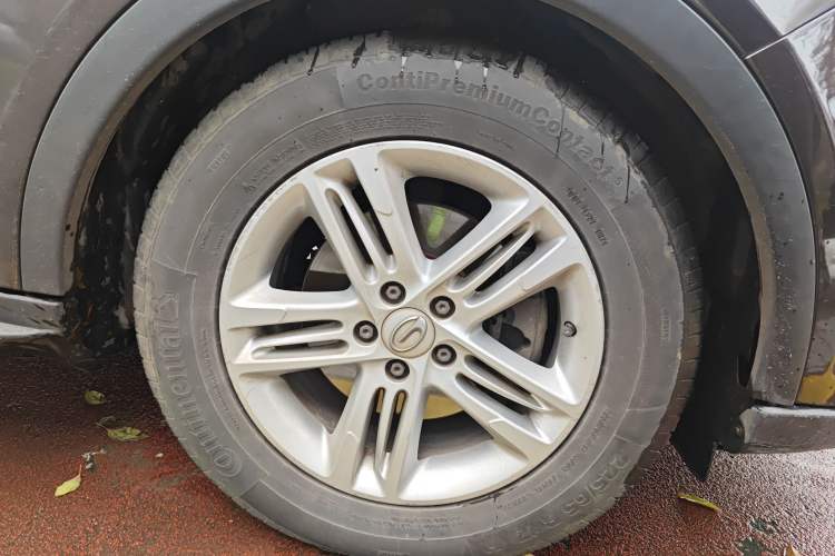 Used GAC Trumpchi GS5 2013 1.8T Automatic Two-Wheel Drive Luxury Edition Right Front Wheel Hub