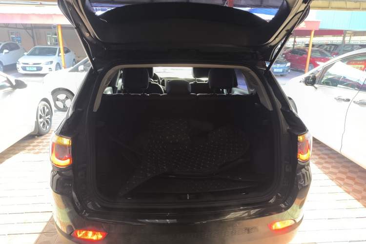 Used Jeep Compass 2017 200T Automatic Family Edition