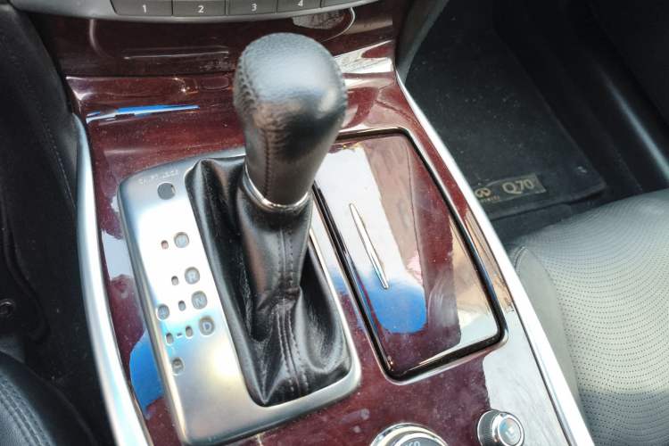 Used Infiniti Q70 2013 Q70L 2.5L Elegance Edition Gear Lever