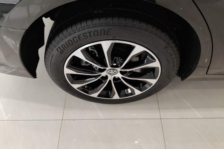 Used Toyota Avalon 2023 Dual-Engine 2.5L Luxury Edition
