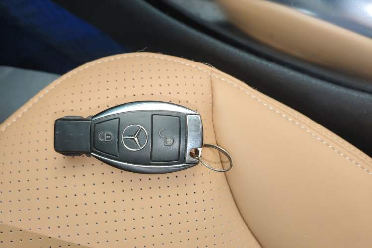 Used Mercedes-Benz R-Class 2014 R 320 4MATIC Business Model