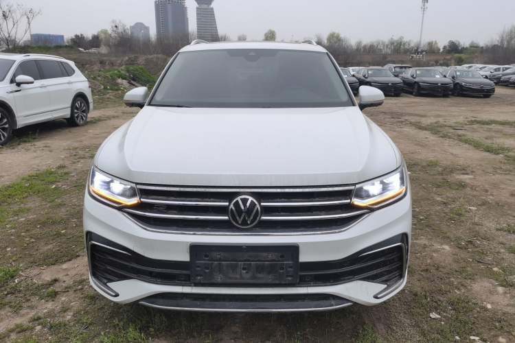 Used Volkswagen Tiguan L 2023 380TSI Automatic All-Wheel Drive R-Line Enhanced 7-Seater Front