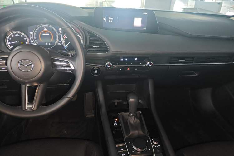 Used Mazda 3 Axela 2023 2.0L Automatic Zhiya Edition Audio And AC Panel