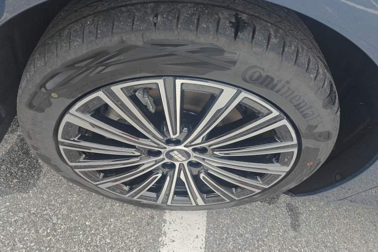 Used Geely Galaxy A7 2025 Model EM-i 150km Starship Edition Left Front Wheel Hub