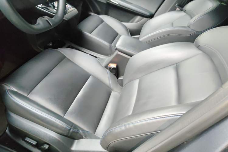 Used MG 4 EV 2023 415 km Range Sea-Faring Champion Edition Left Front Seat