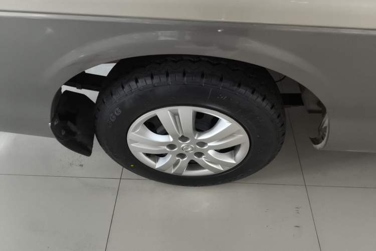 Used FORTHING Lingzhi 2019 Facelifted M3L 1.6L 7-Seater Standard Model
