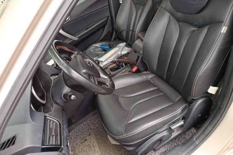 Used Soueast V6 Lingshi 2013 1.5L Manual Flagship Edition Left Front Seat