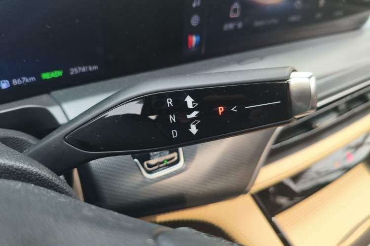 Used Buick GL8 New Energy 2025 Lu Shang Smart Enjoyment Edition 7-Seater
