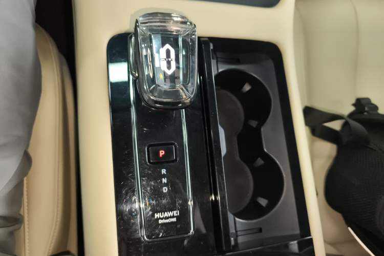 Used Hima AITO M7 2022 1.5T Four-Wheel Drive Luxury Edition
