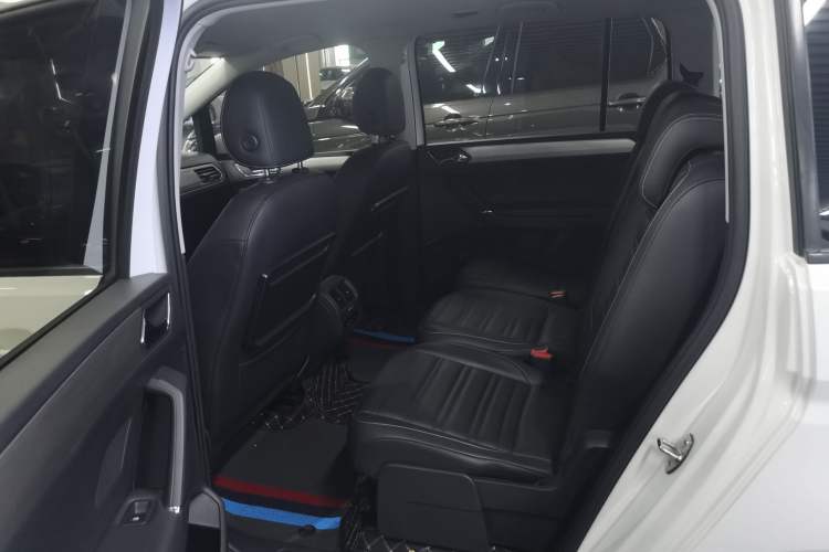 Used Volkswagen Touran 2016 Volkswagen Touran L 280TSI DSG Comfort Edition Left Rear Seat