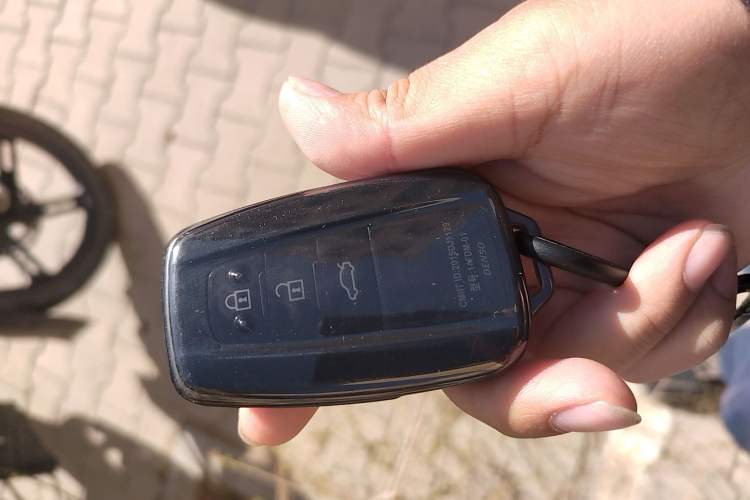 Used Toyota Camry 2019 2.0S FENGSHANG Version China VI Standard Vehicle Key