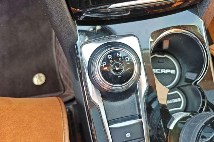 Used Ford Escape 2020 EcoBoost 245 Two-Wheel-Drive Titanium Edition Gear Lever