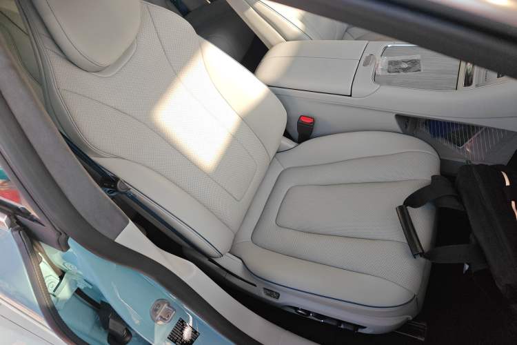 Used Hima Luxeed S7 2025 785 km Ultra