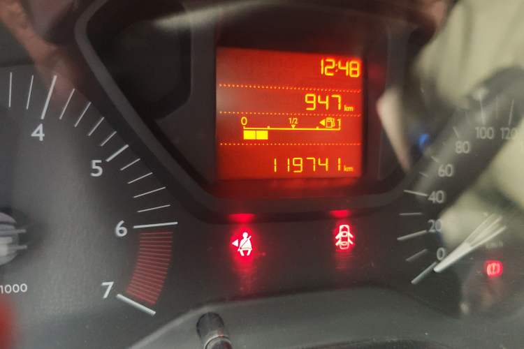 Used Citroen Elysee 2014 1.6L Manual Fashion Edition
