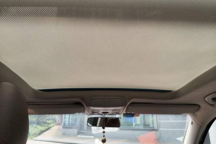 Used Volkswagen Tiguan 2013 1.8 TSI Automatic All-Wheel Drive Luxury Model Headliner