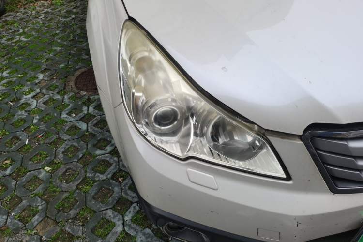 Used Subaru Outback 2012 2.5i Sport Navigation Edition Right Front Headlight