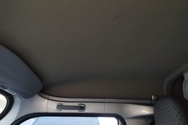 Used Wuling Zhiguang 2023 1.5L Utility Version with Enclosed Windows 2 Seats
