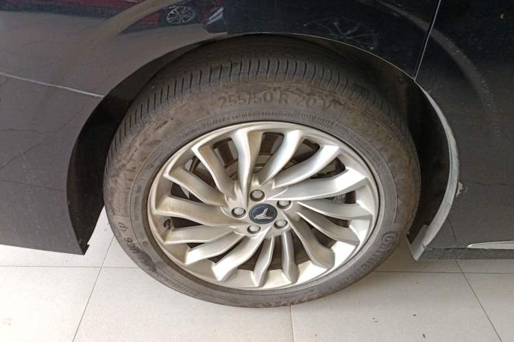 Used VOYAH Dream 2024 PHEV Extended-Range Premium Edition