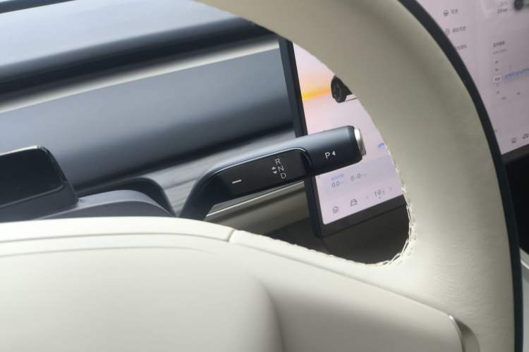 Used ONVO L60 2025 Model—60 kWh Rear-Wheel-Drive Version Gear Lever