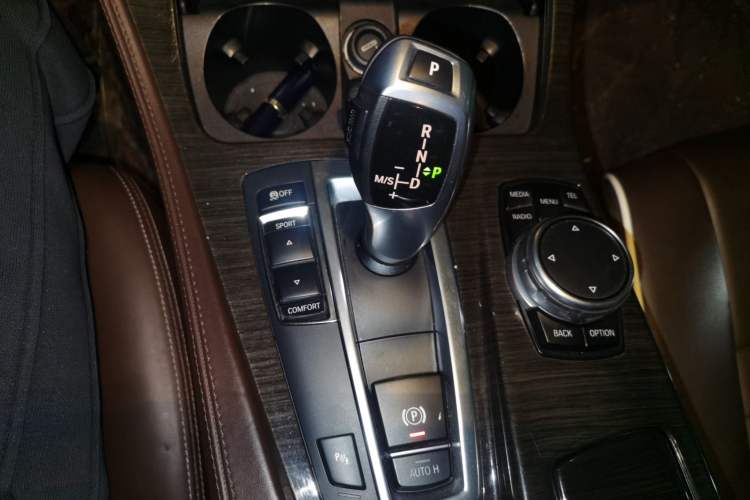 Used BMW 5 Series 2014 525Li Luxury Design Package
