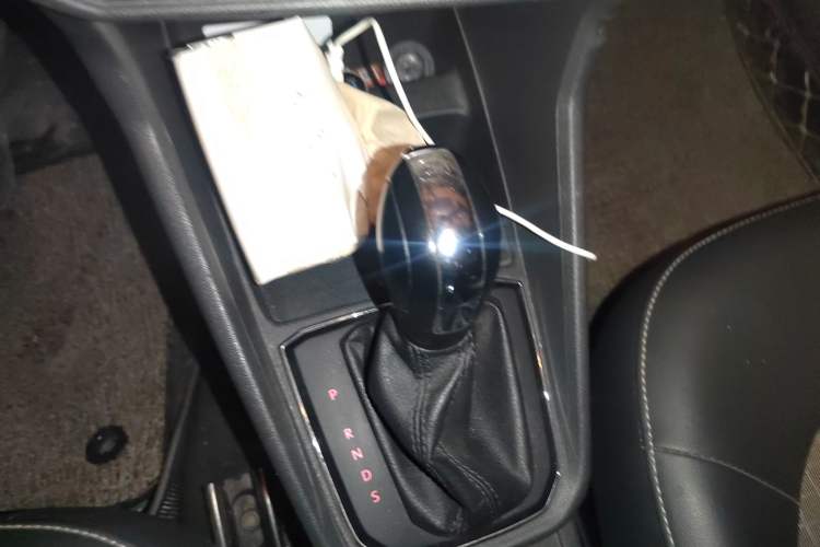 Used Volkswagen Santana 2016 1.6L Automatic Comfort Edition Gear Lever